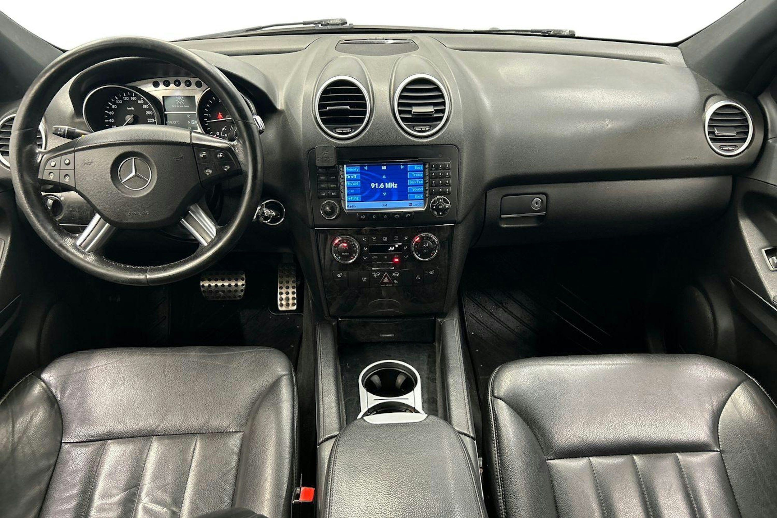 musta Mercedes-Benz ML 2008 kuva 9.