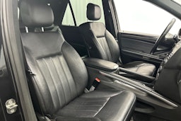 musta Mercedes-Benz ML 2008 kuva 14.