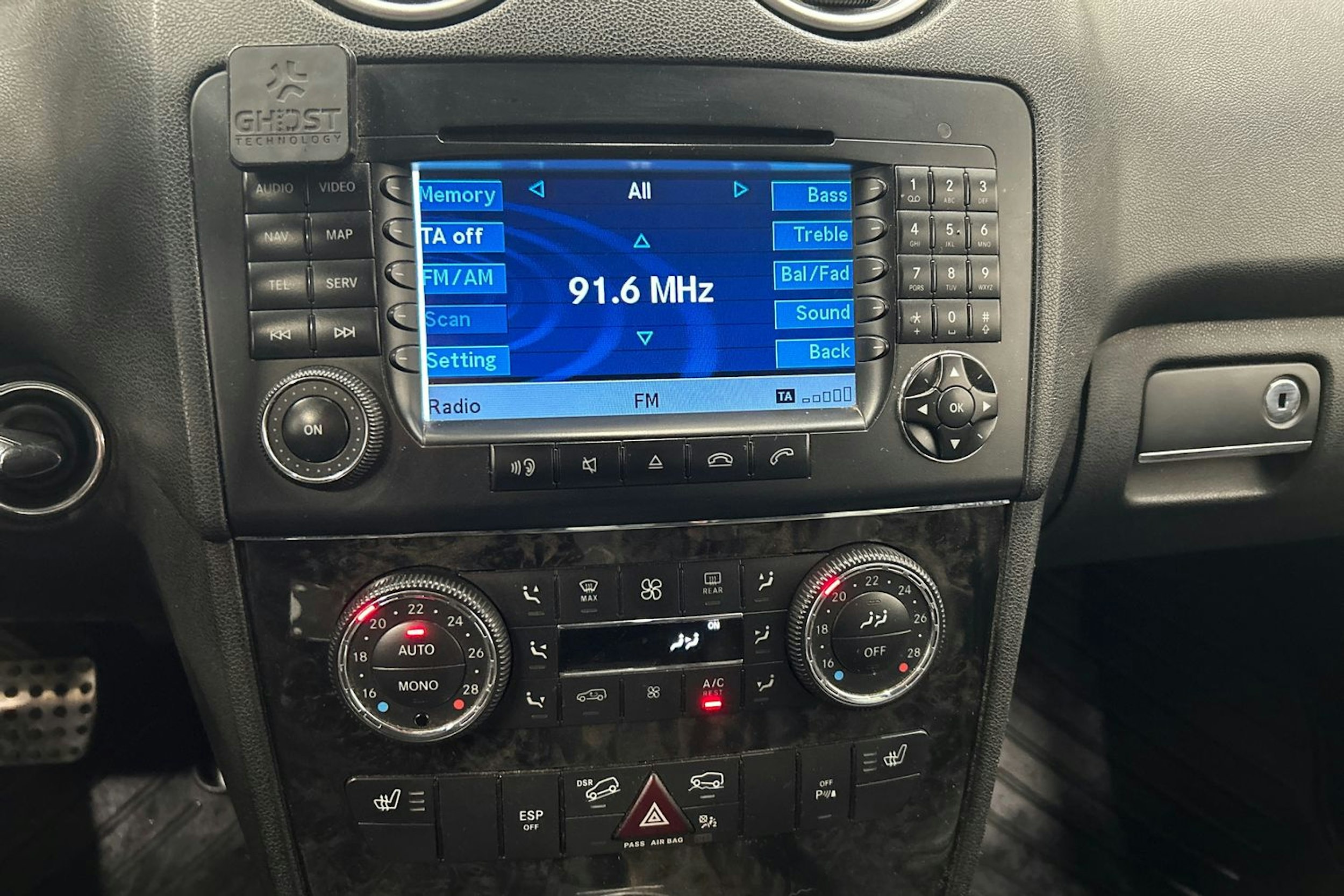 musta Mercedes-Benz ML 2008 kuva 22.