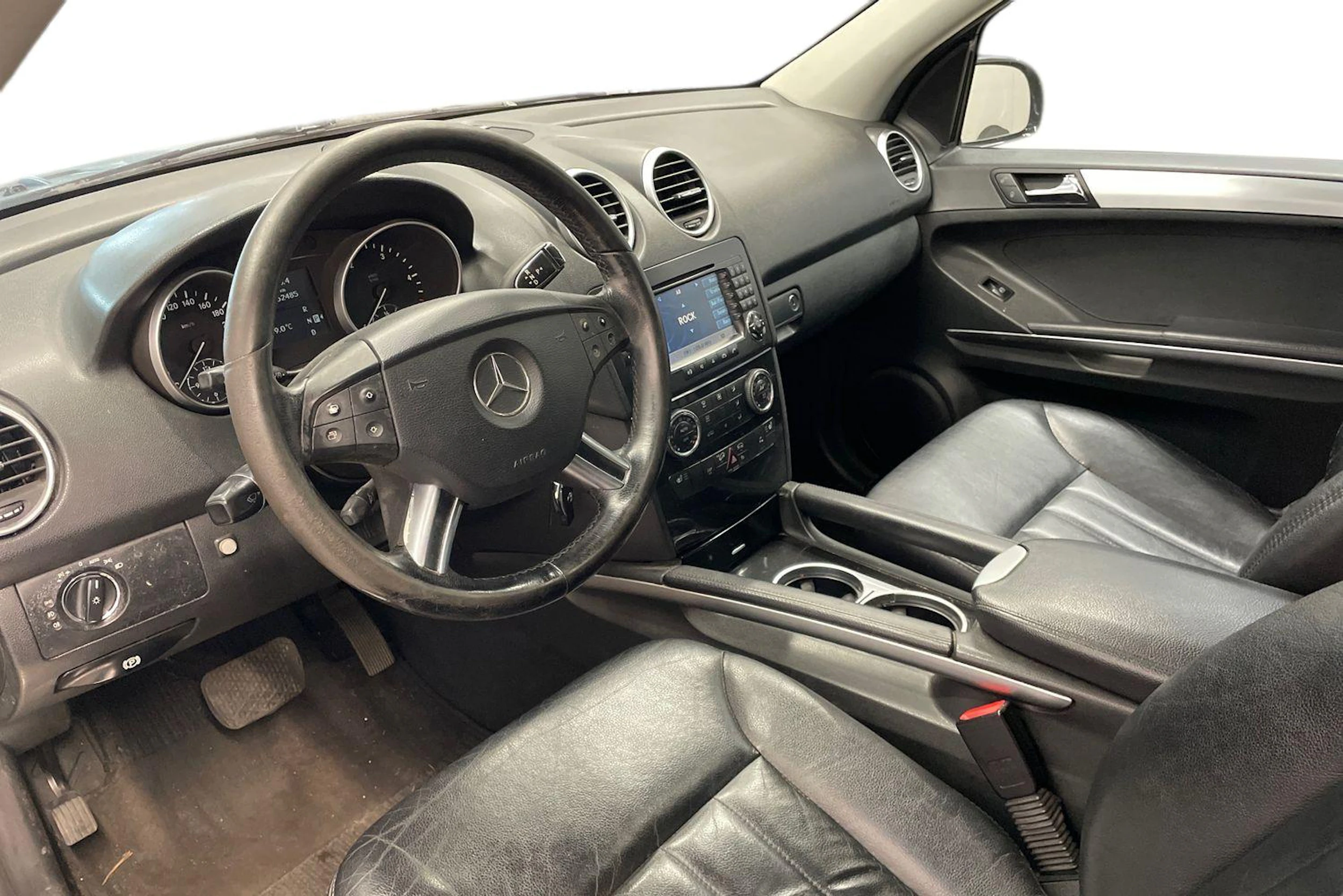 Musta Mercedes-Benz ML 2008 kuva 6.