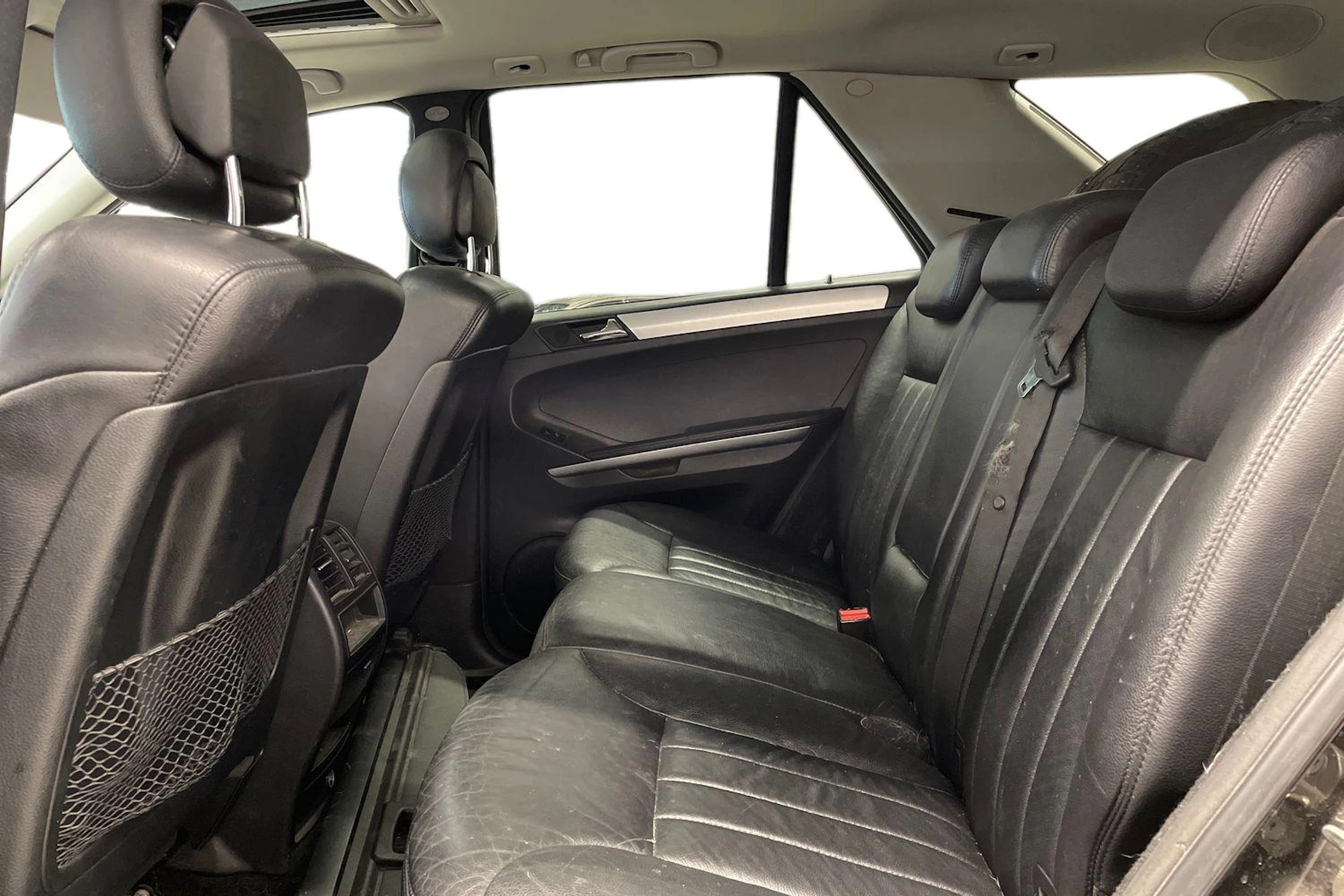 Musta Mercedes-Benz ML 2008 kuva 8.