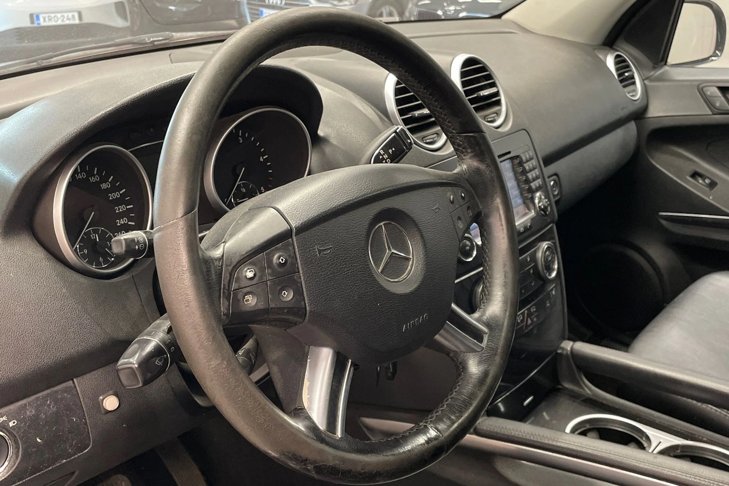 Musta Mercedes-Benz ML 2008 kuva 13.