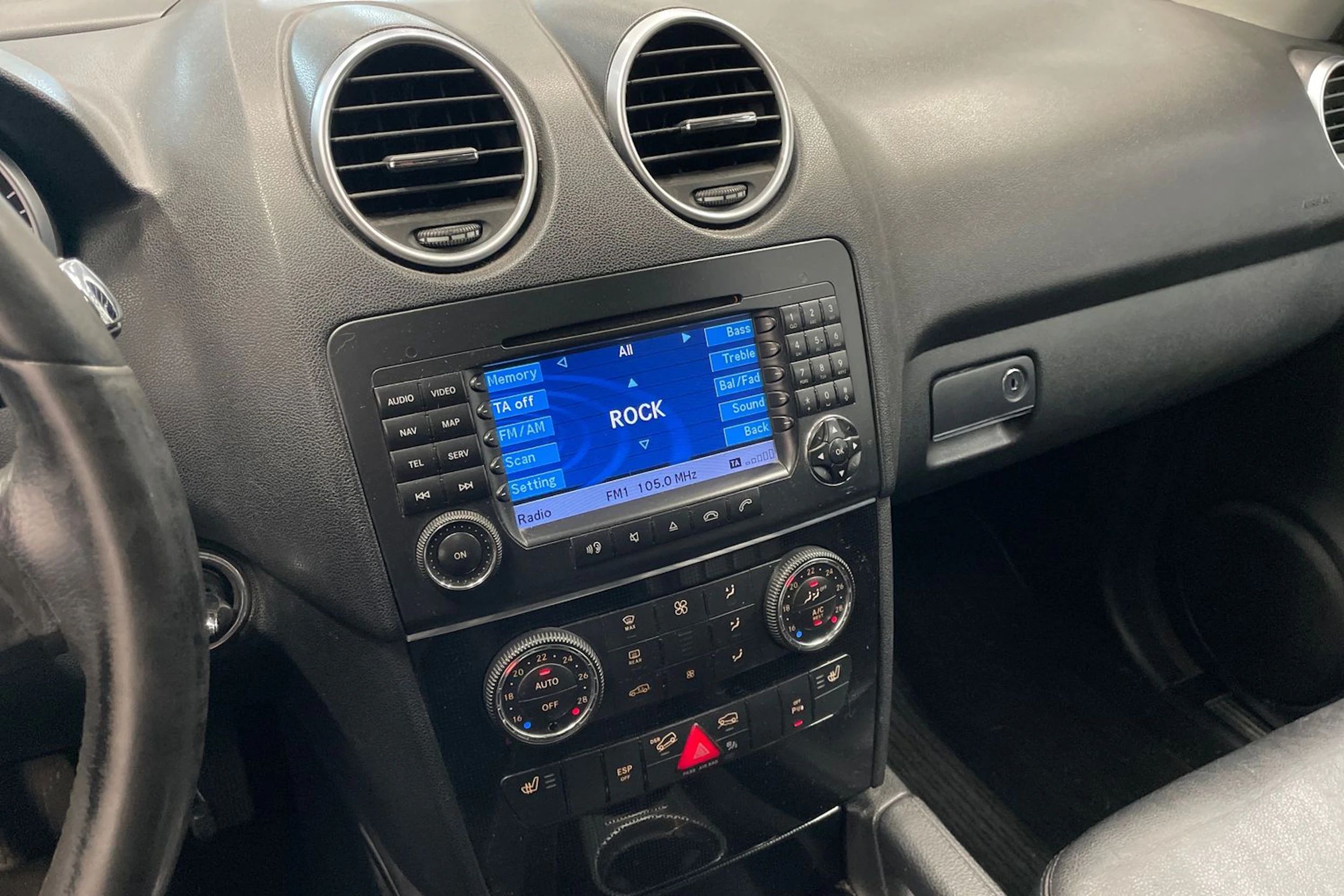 Musta Mercedes-Benz ML 2008 kuva 15.