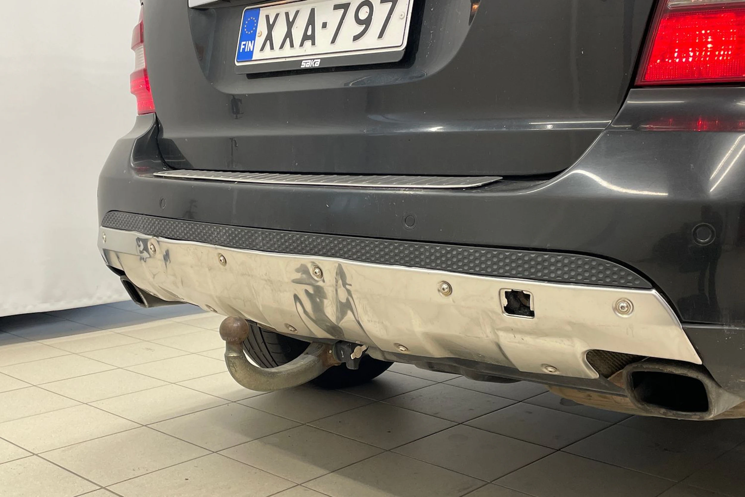 Musta Mercedes-Benz ML 2008 kuva 23.