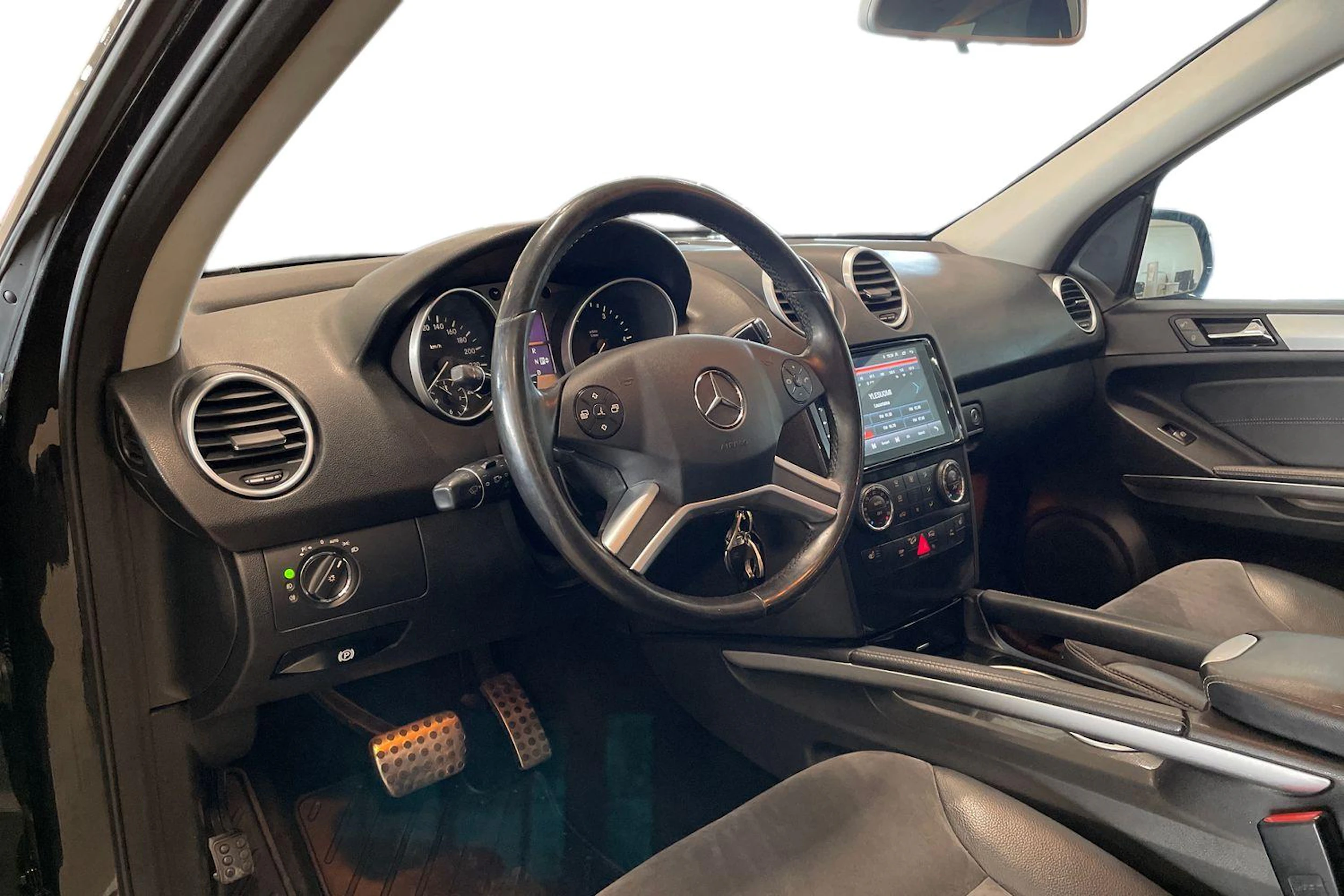 Mercedes-Benz ML 2010 kuva 8.
