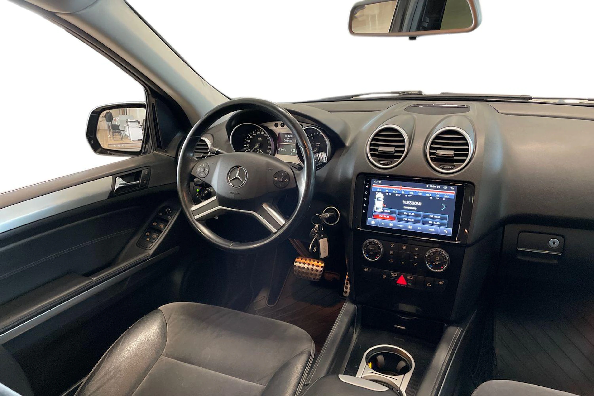 Mercedes-Benz ML 2010 kuva 9.