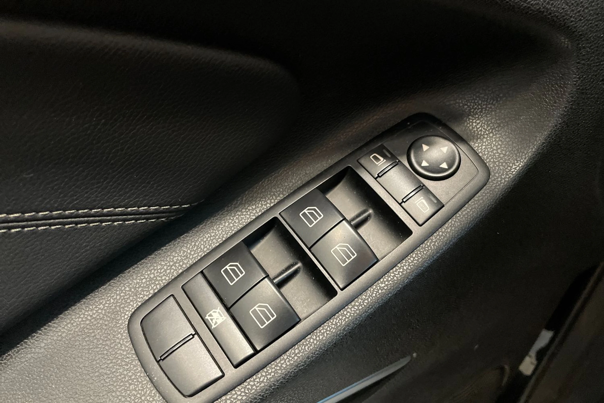Mercedes-Benz ML 2010 kuva 30.