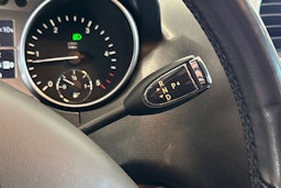 harmaa Mercedes-Benz ML 2011 kuva 21.