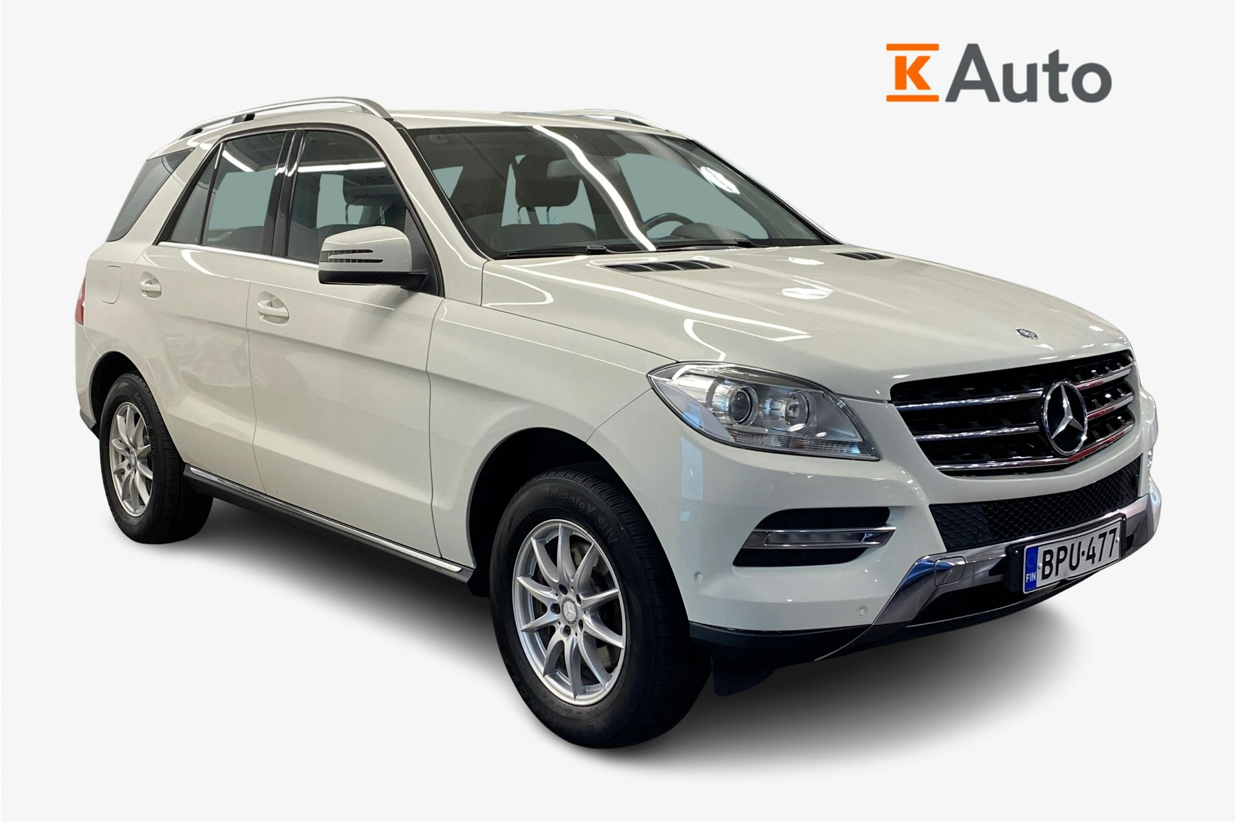 Valkoinen Mercedes-Benz ML 2012 kuva 1.