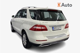 Valkoinen Mercedes-Benz ML 2012 kuva 2.