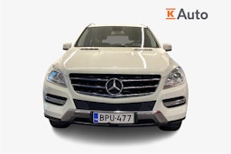 Valkoinen Mercedes-Benz ML 2012 kuva 5.