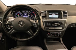 Valkoinen Mercedes-Benz ML 2012 kuva 9.