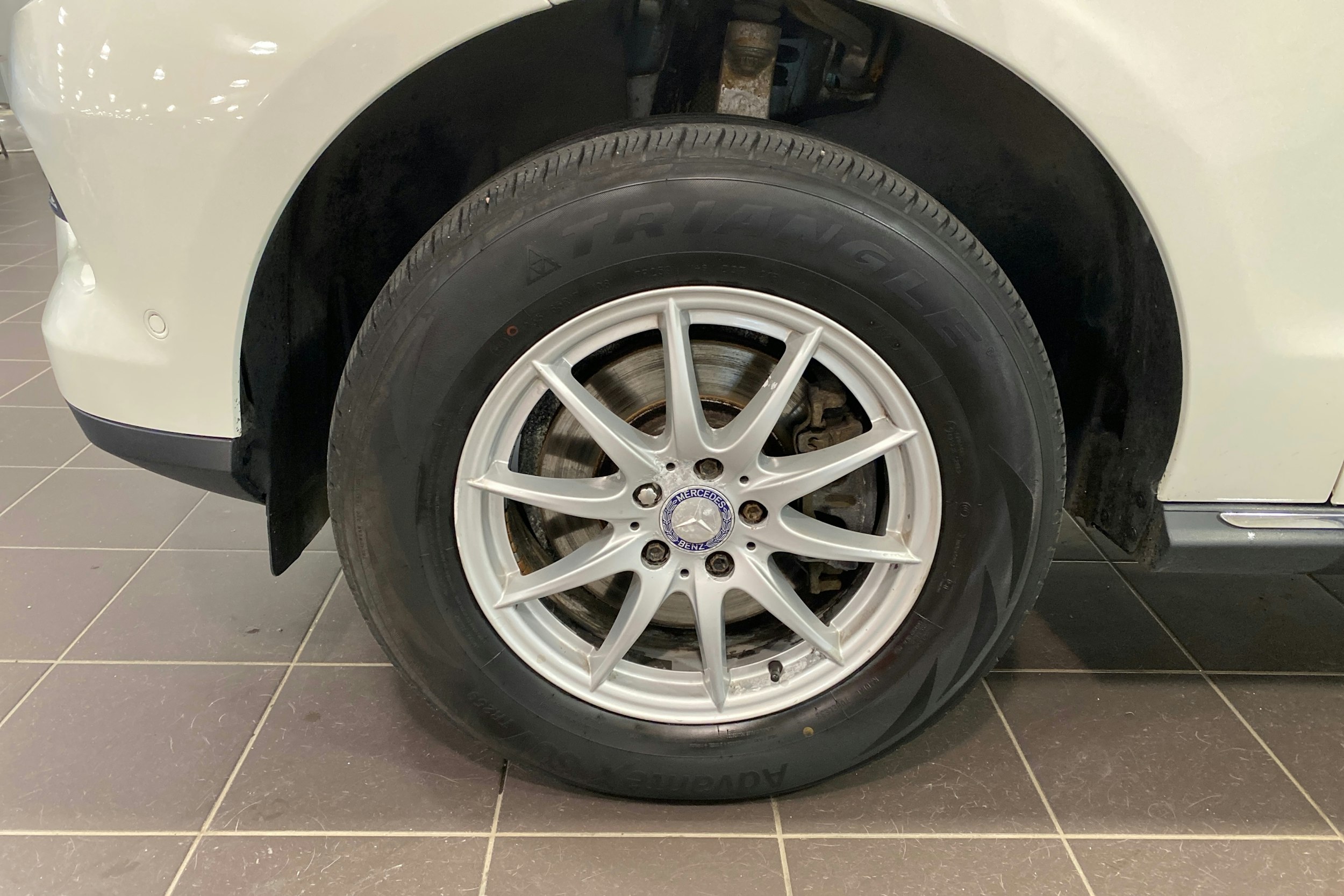 Valkoinen Mercedes-Benz ML 2012 kuva 11.