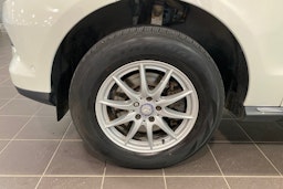 Valkoinen Mercedes-Benz ML 2012 kuva 11.