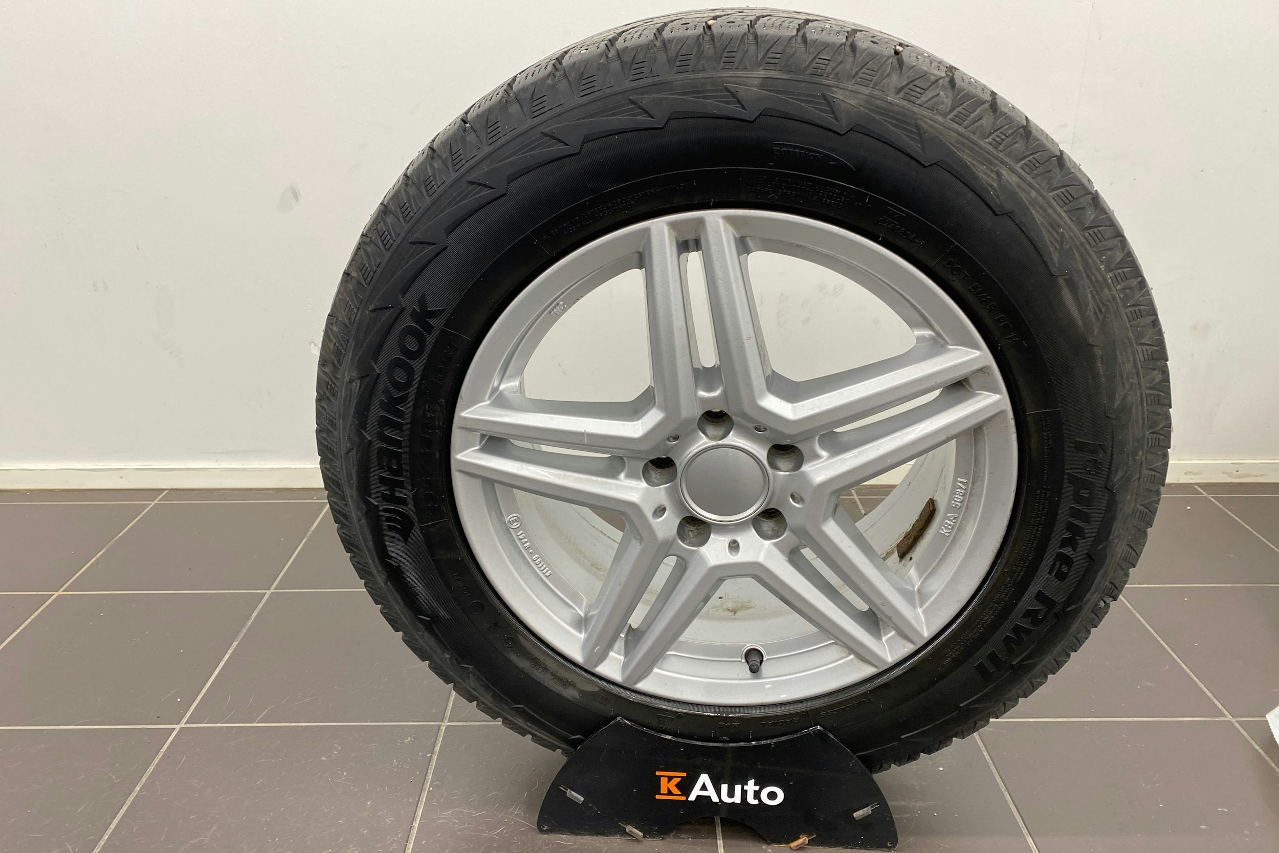 Valkoinen Mercedes-Benz ML 2012 kuva 18.