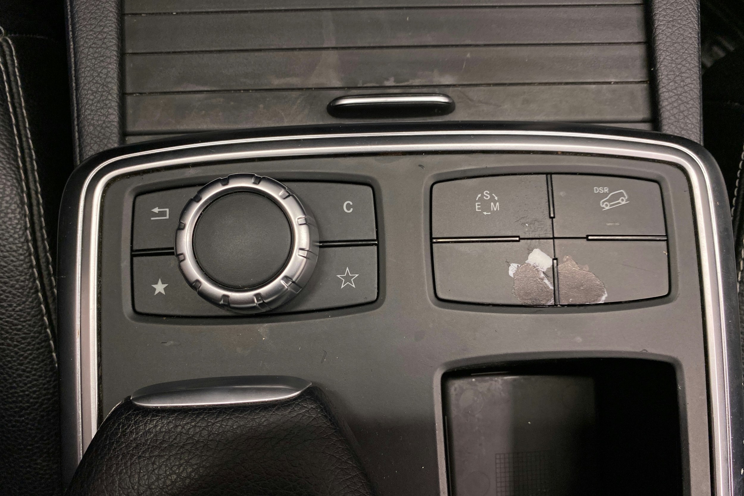 Valkoinen Mercedes-Benz ML 2012 kuva 28.