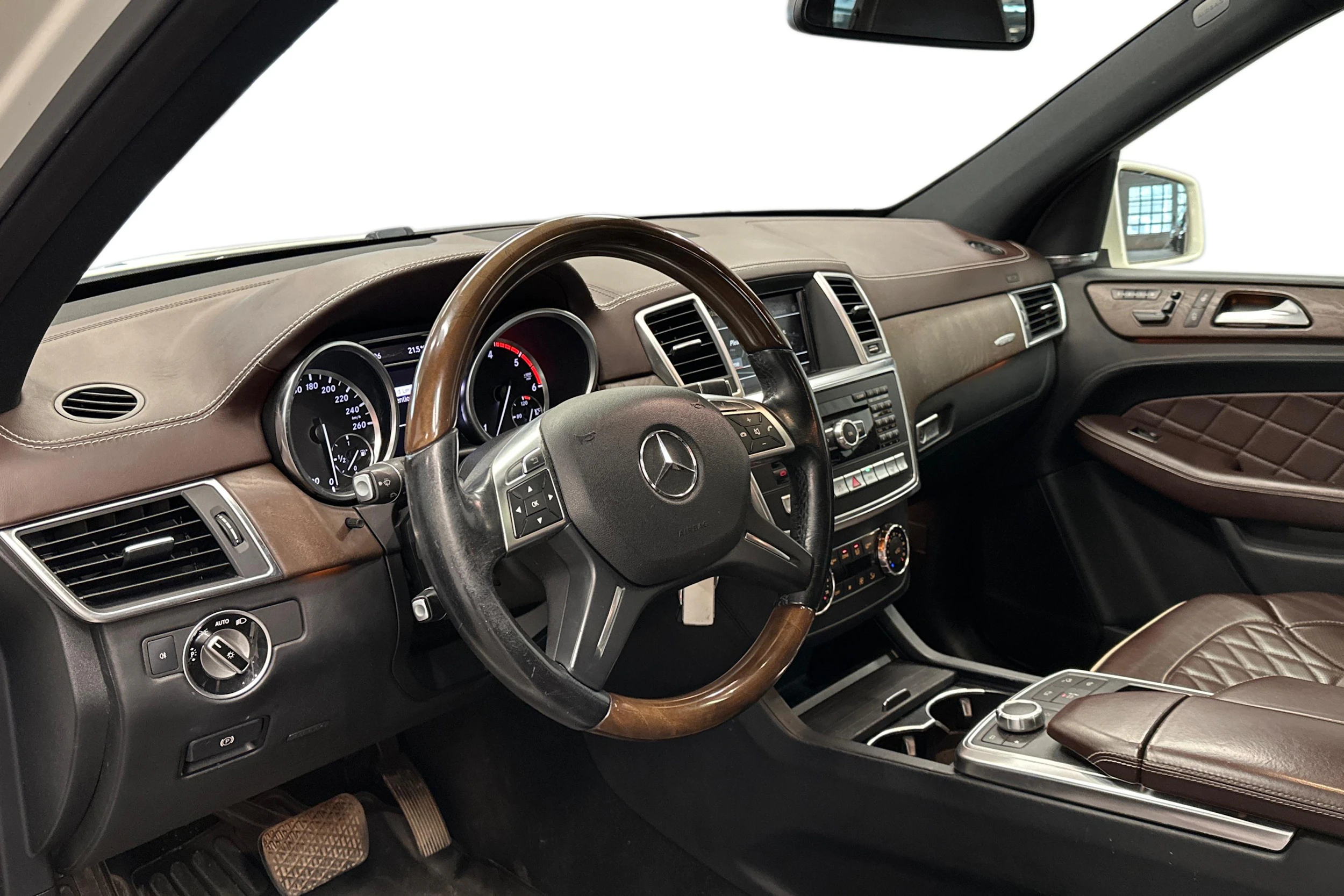 valkoinen Mercedes-Benz ML 2012 kuva 3.