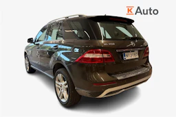 Ruskea (beige) Mercedes-Benz ML 2012 kuva 2.