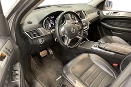 harmaa Mercedes-Benz ML 2012 kuva 3.