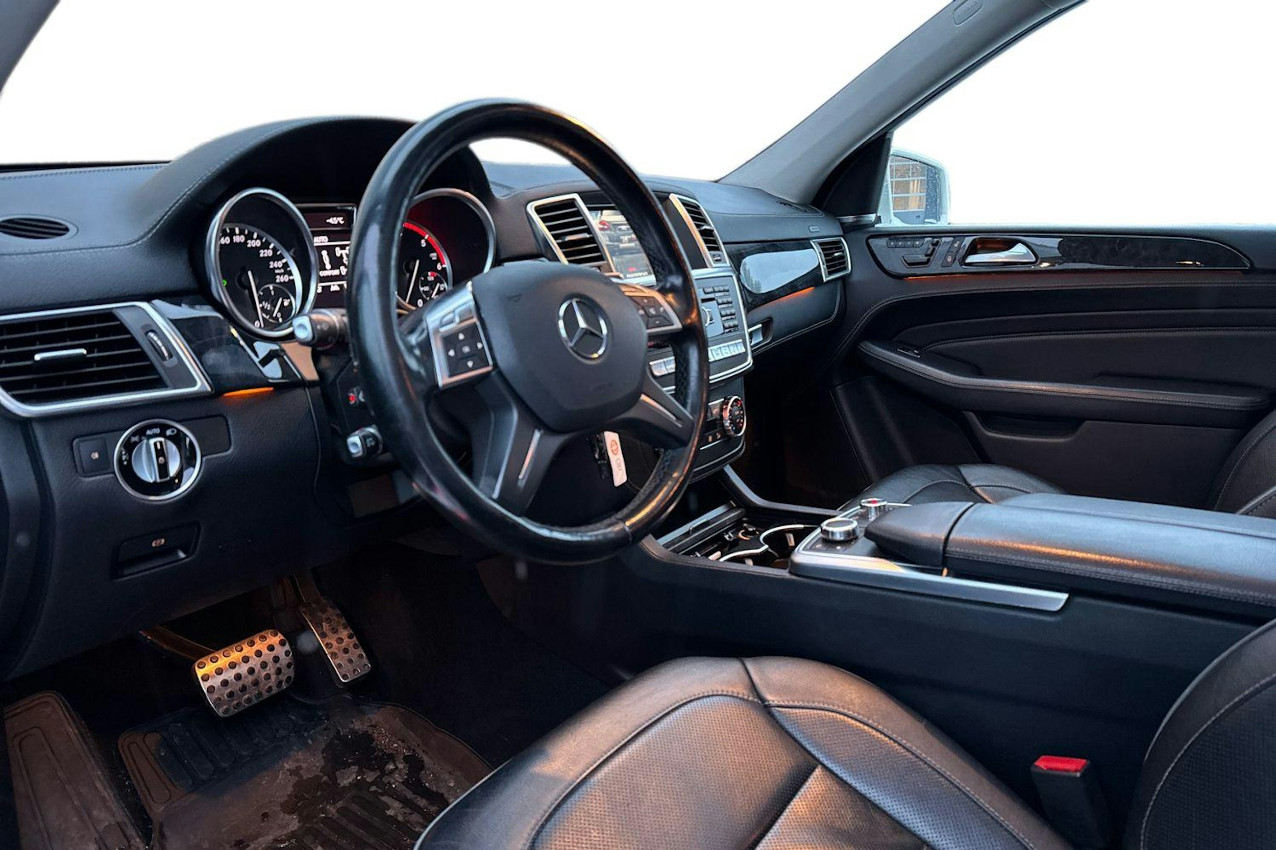 valkoinen Mercedes-Benz ML 2012 kuva 3.