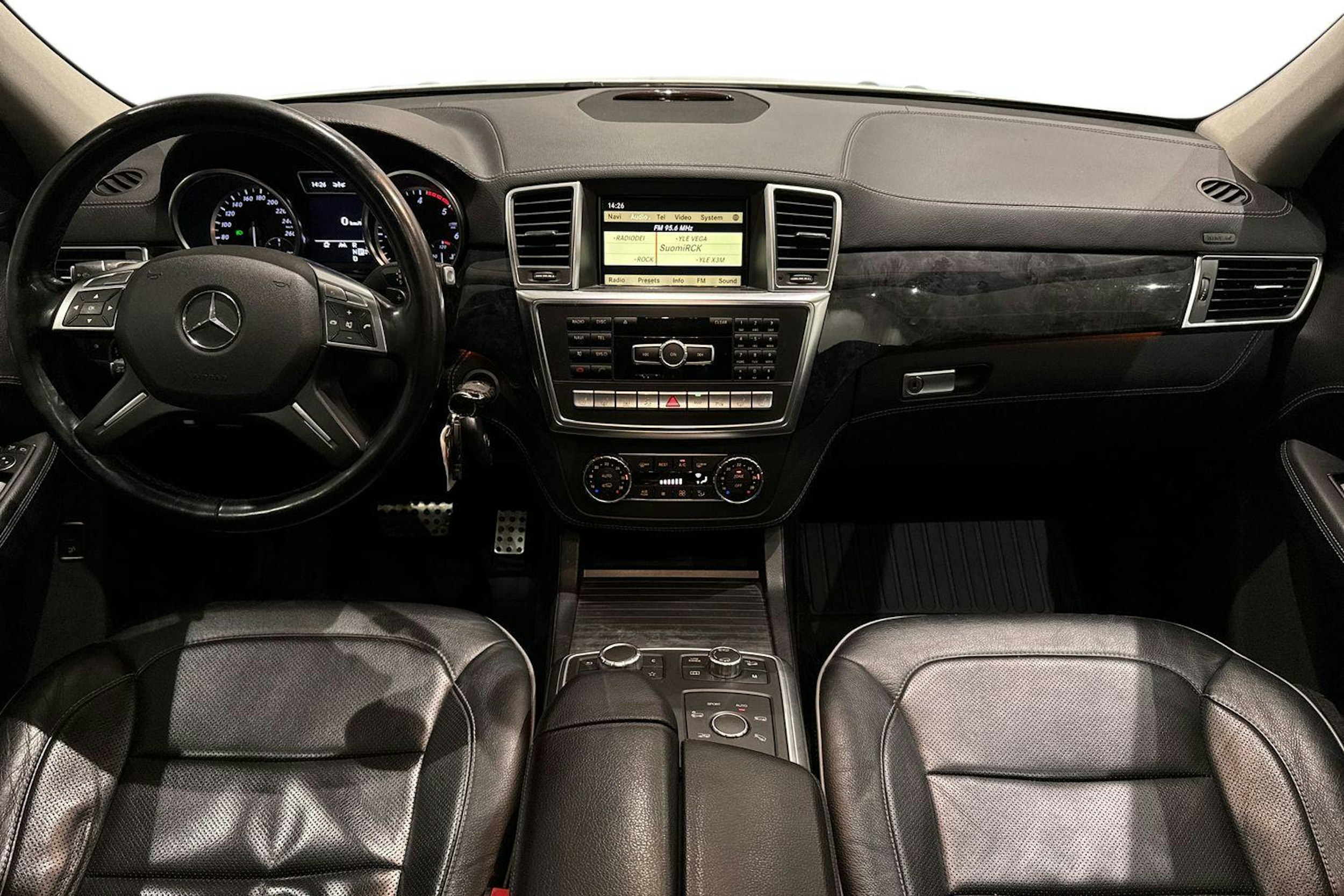 valkoinen Mercedes-Benz ML 2012 kuva 7.