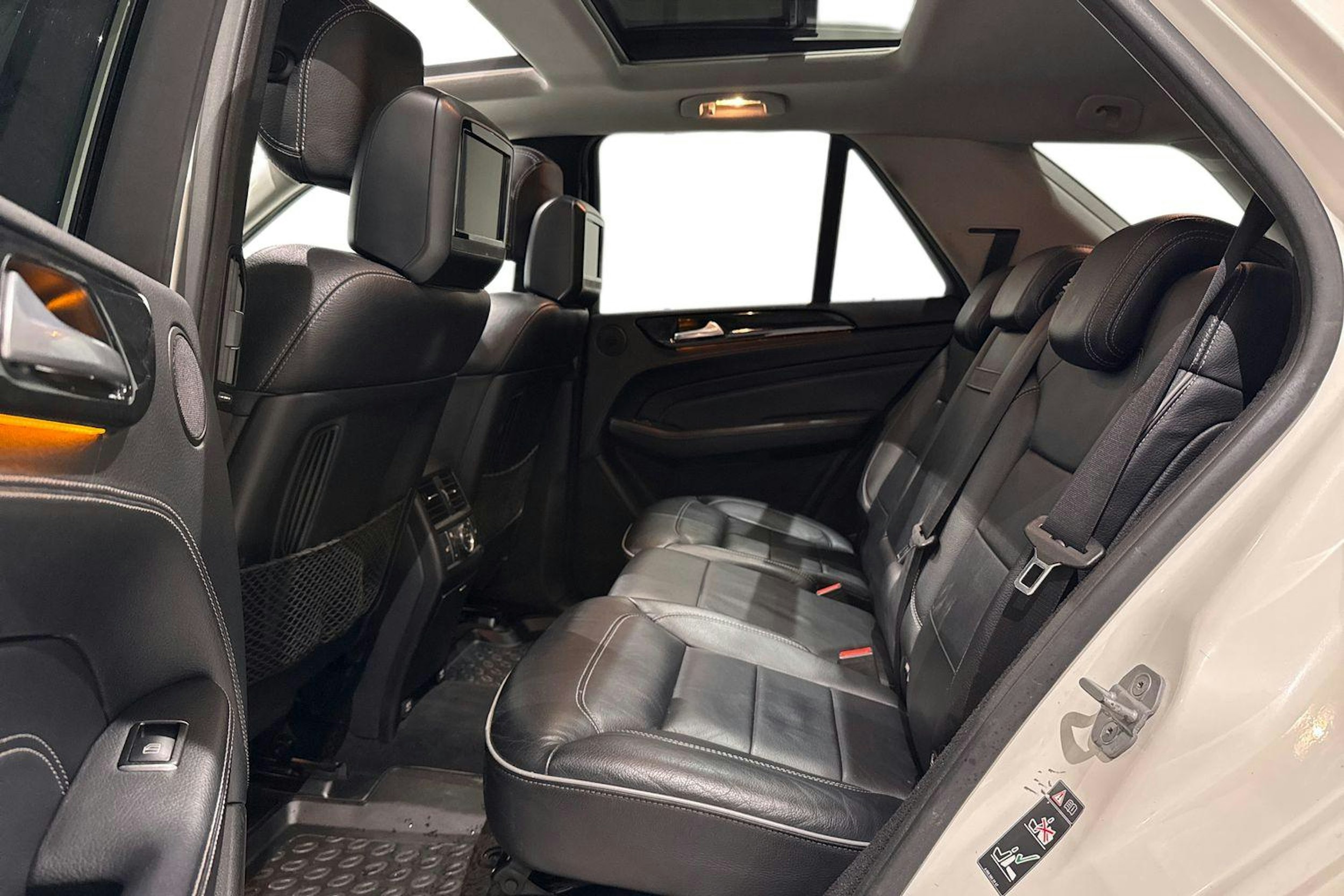 valkoinen Mercedes-Benz ML 2012 kuva 8.