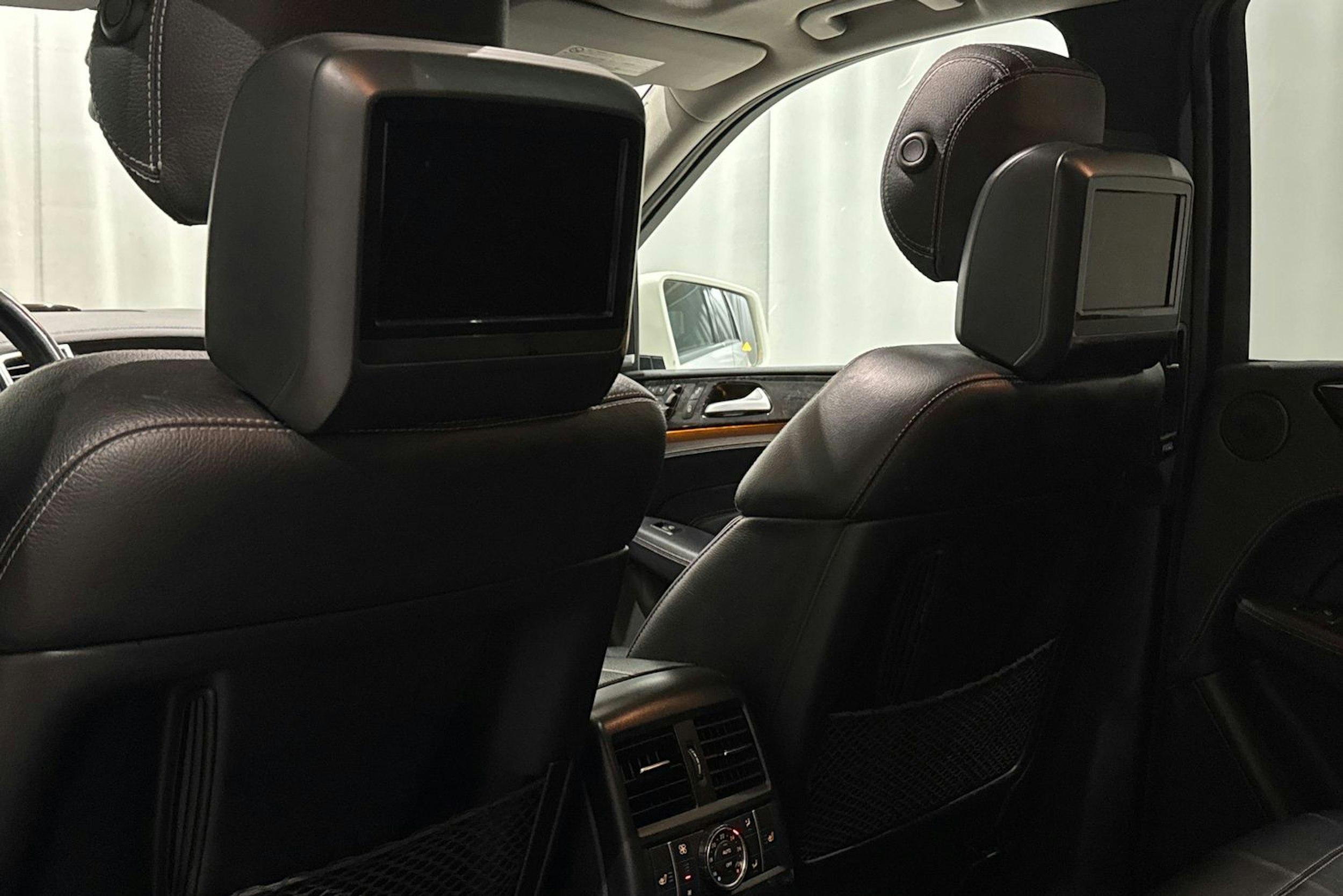 valkoinen Mercedes-Benz ML 2012 kuva 18.