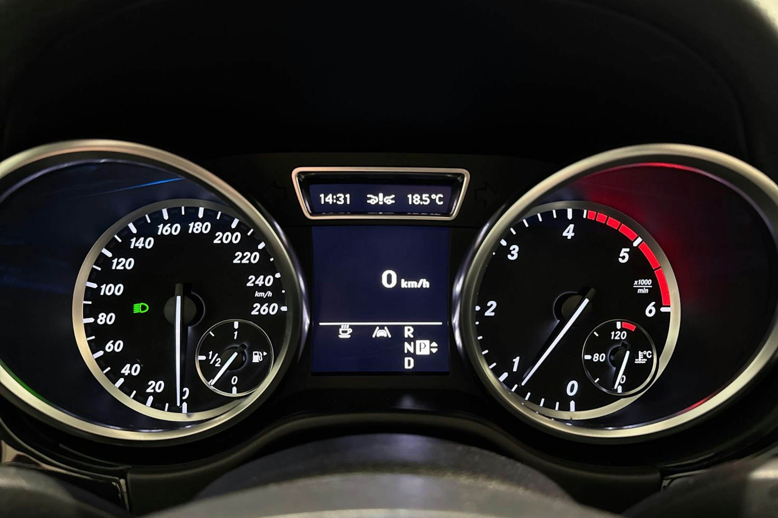 valkoinen Mercedes-Benz ML 2012 kuva 21.