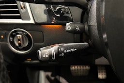 valkoinen Mercedes-Benz ML 2012 kuva 22.