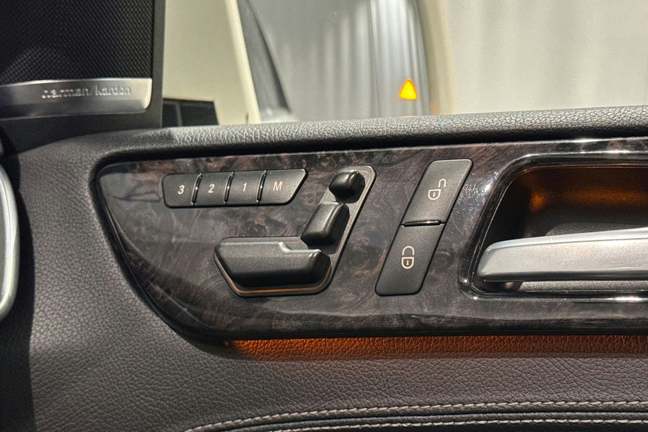 valkoinen Mercedes-Benz ML 2012 kuva 23.