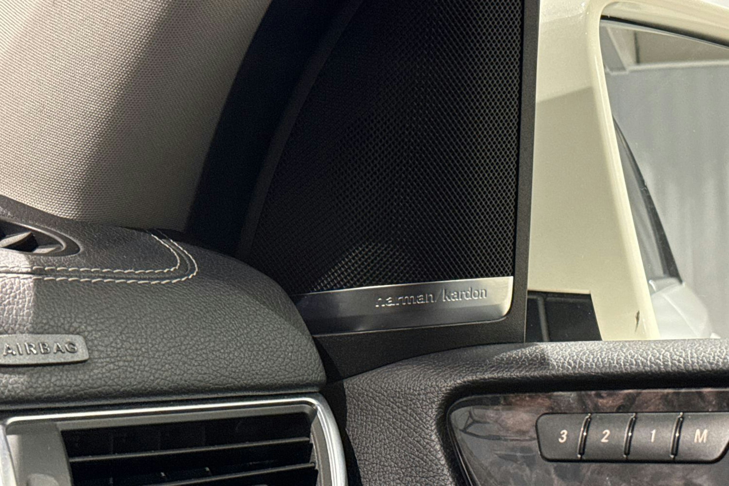 valkoinen Mercedes-Benz ML 2012 kuva 24.