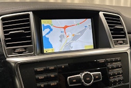 valkoinen Mercedes-Benz ML 2012 kuva 26.