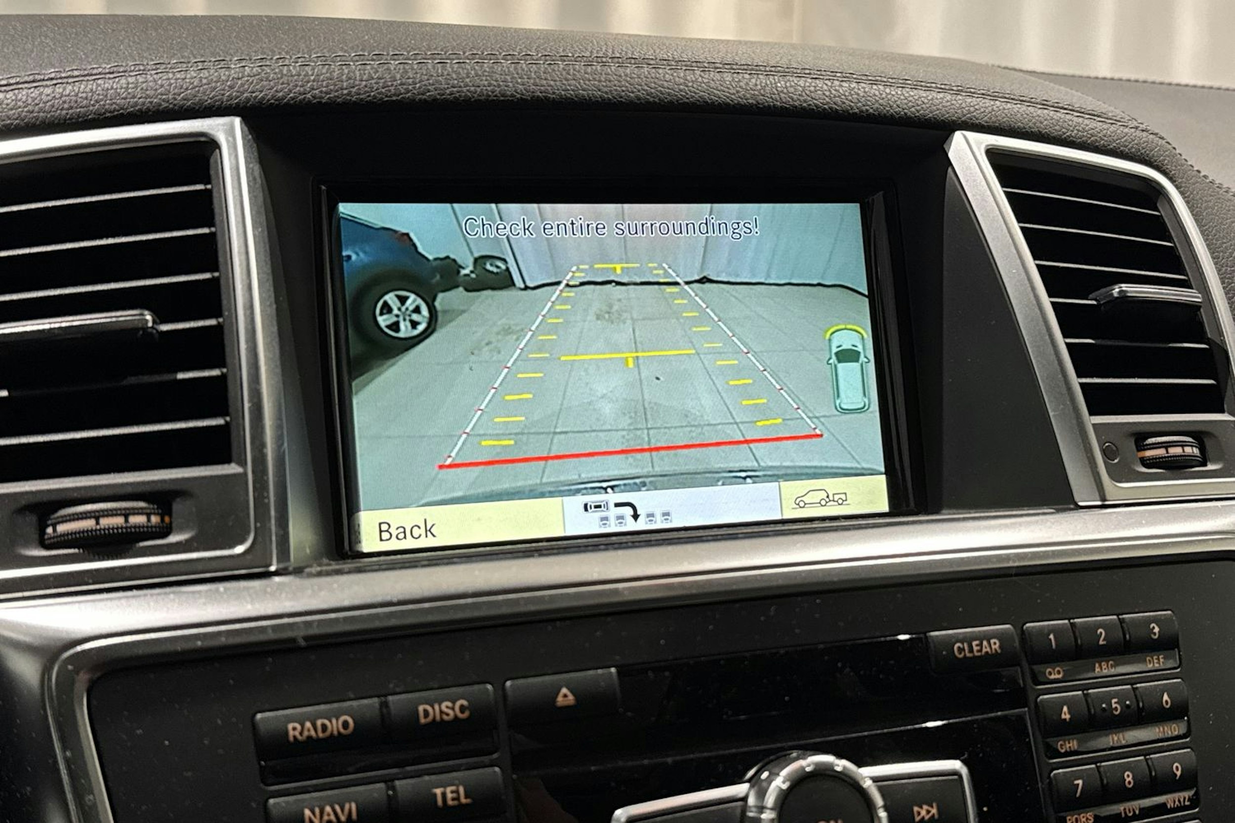 valkoinen Mercedes-Benz ML 2012 kuva 27.