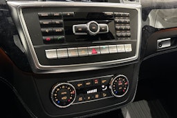 valkoinen Mercedes-Benz ML 2012 kuva 30.