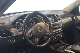 musta Mercedes-Benz ML 2013 kuva 3.