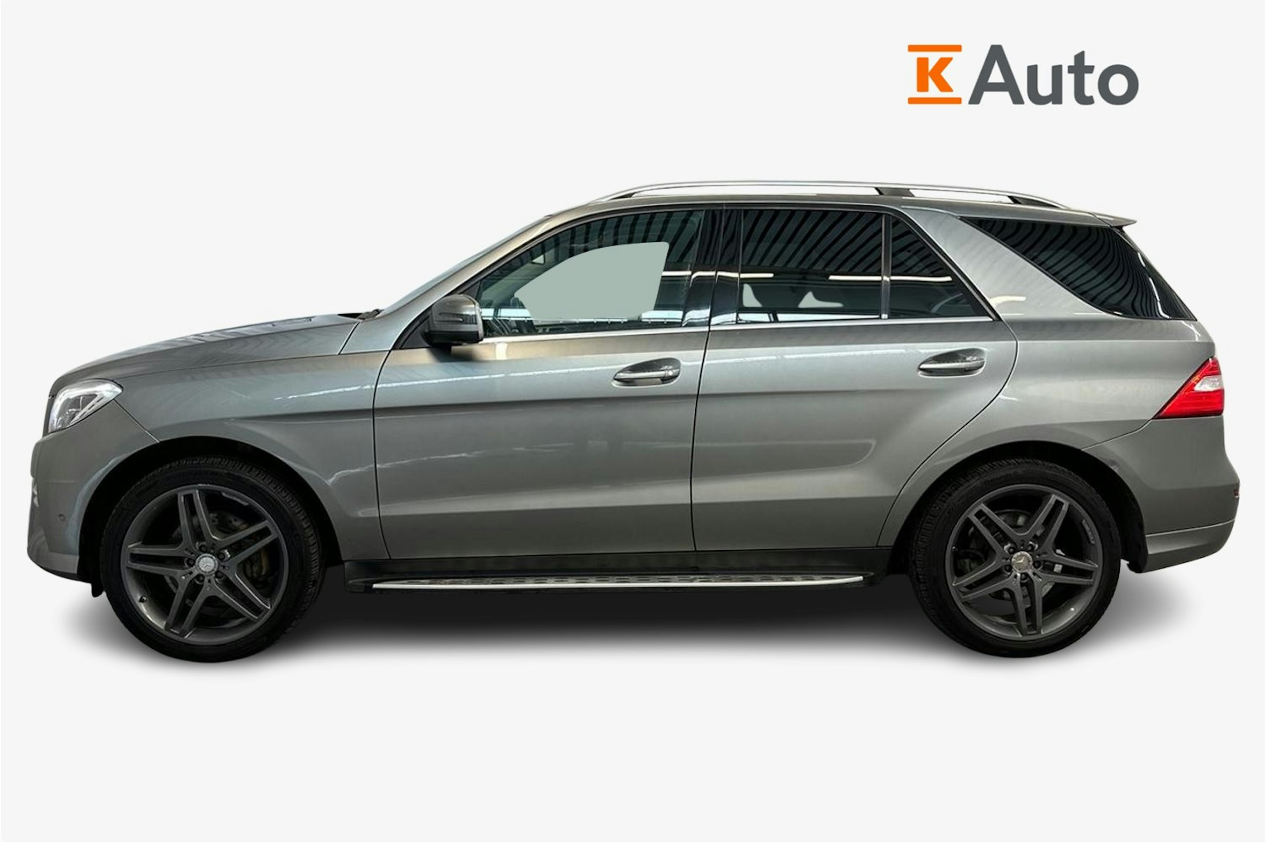 harmaa Mercedes-Benz ML 2014 kuva 6.