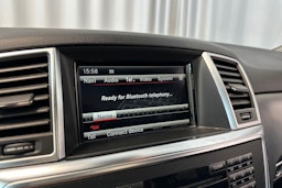 harmaa Mercedes-Benz ML 2014 kuva 24.