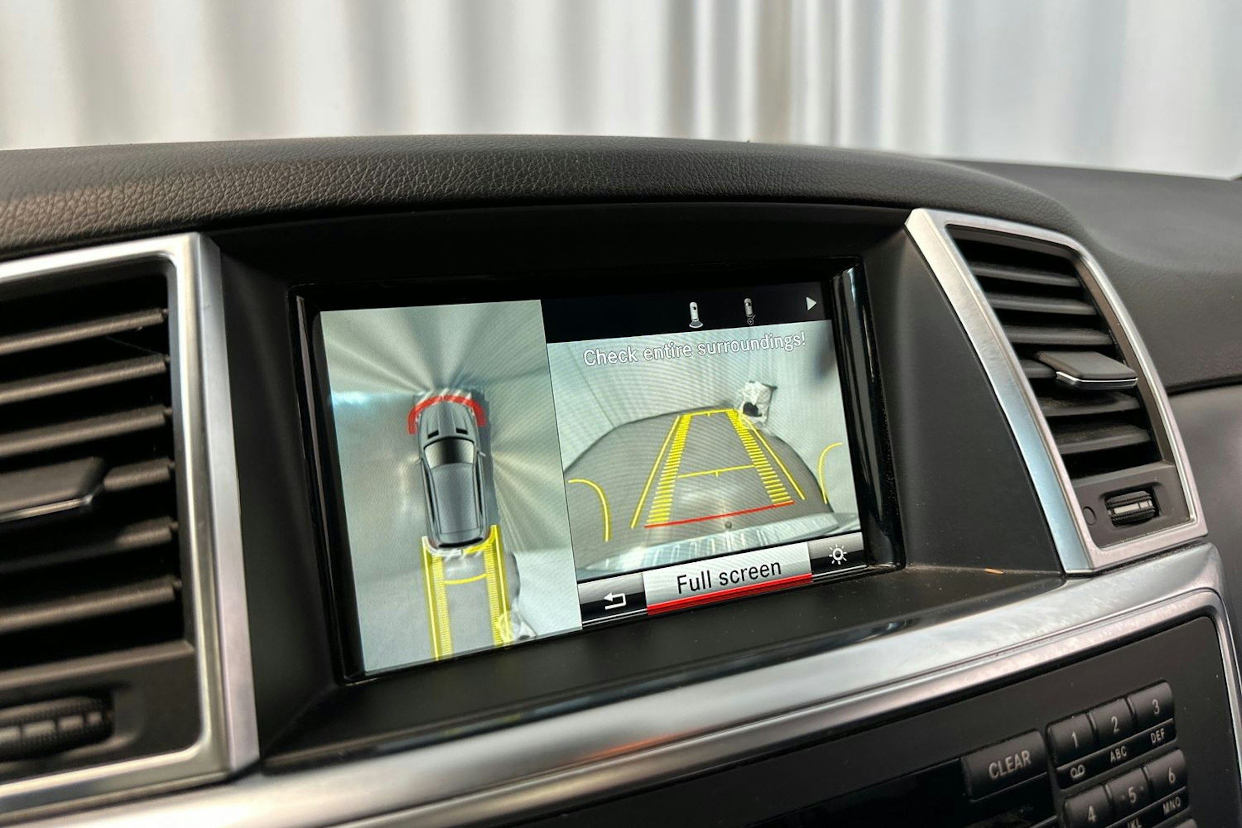 harmaa Mercedes-Benz ML 2014 kuva 26.