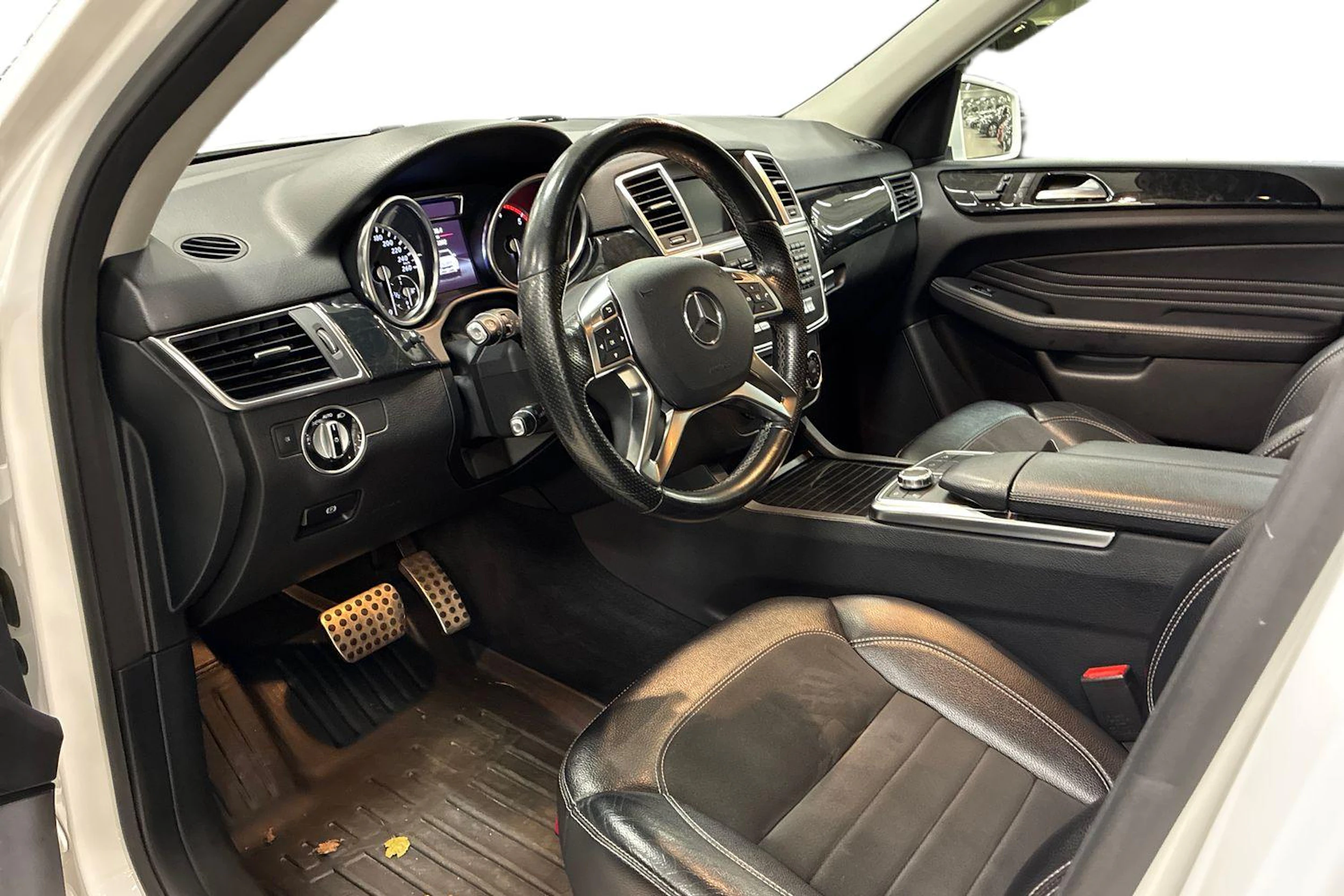 valkoinen Mercedes-Benz ML 2014 kuva 3.