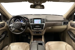 musta Mercedes-Benz ML 2014 kuva 9.