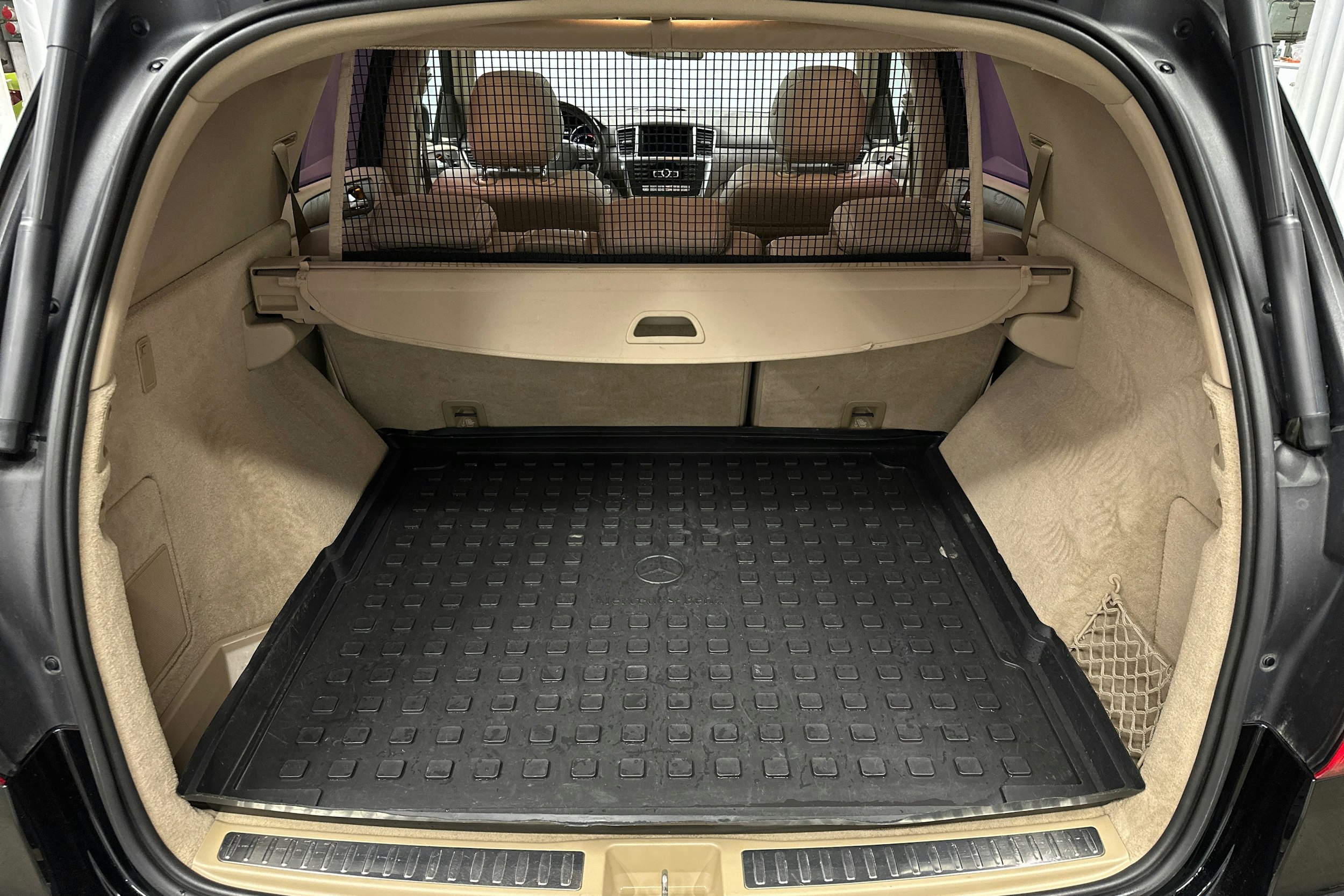 musta Mercedes-Benz ML 2014 kuva 14.