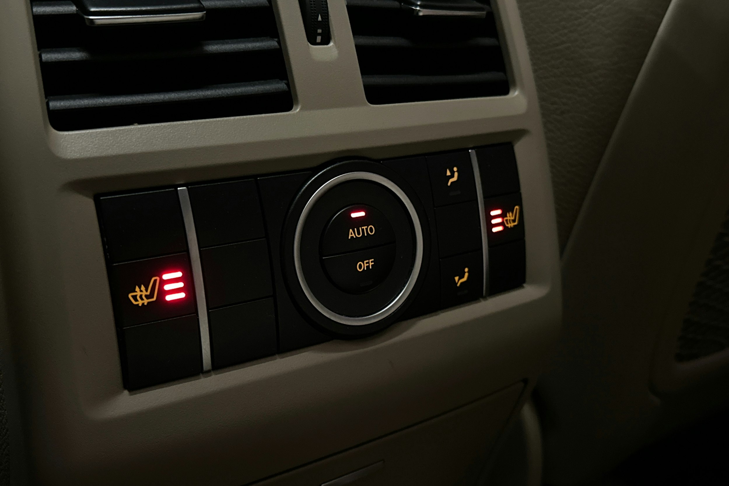 musta Mercedes-Benz ML 2014 kuva 18.