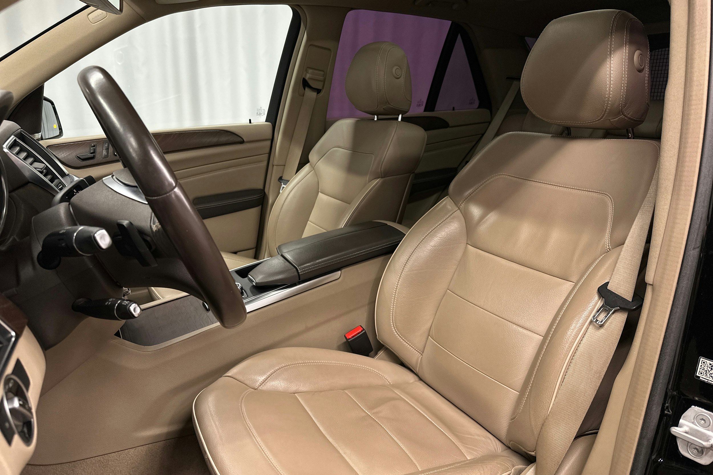 musta Mercedes-Benz ML 2014 kuva 19.