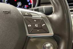 musta Mercedes-Benz ML 2014 kuva 24.