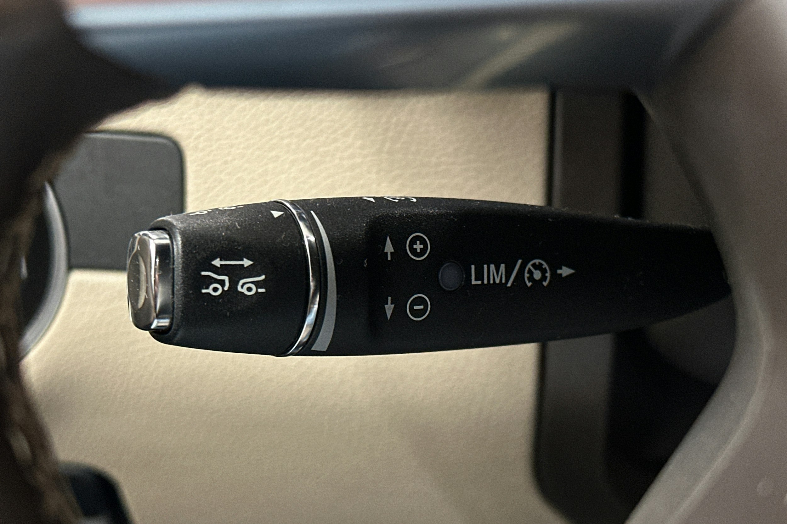 musta Mercedes-Benz ML 2014 kuva 25.