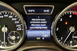 musta Mercedes-Benz ML 2014 kuva 28.