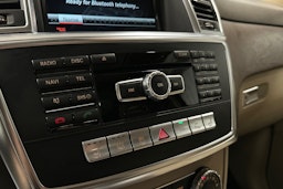 musta Mercedes-Benz ML 2014 kuva 34.