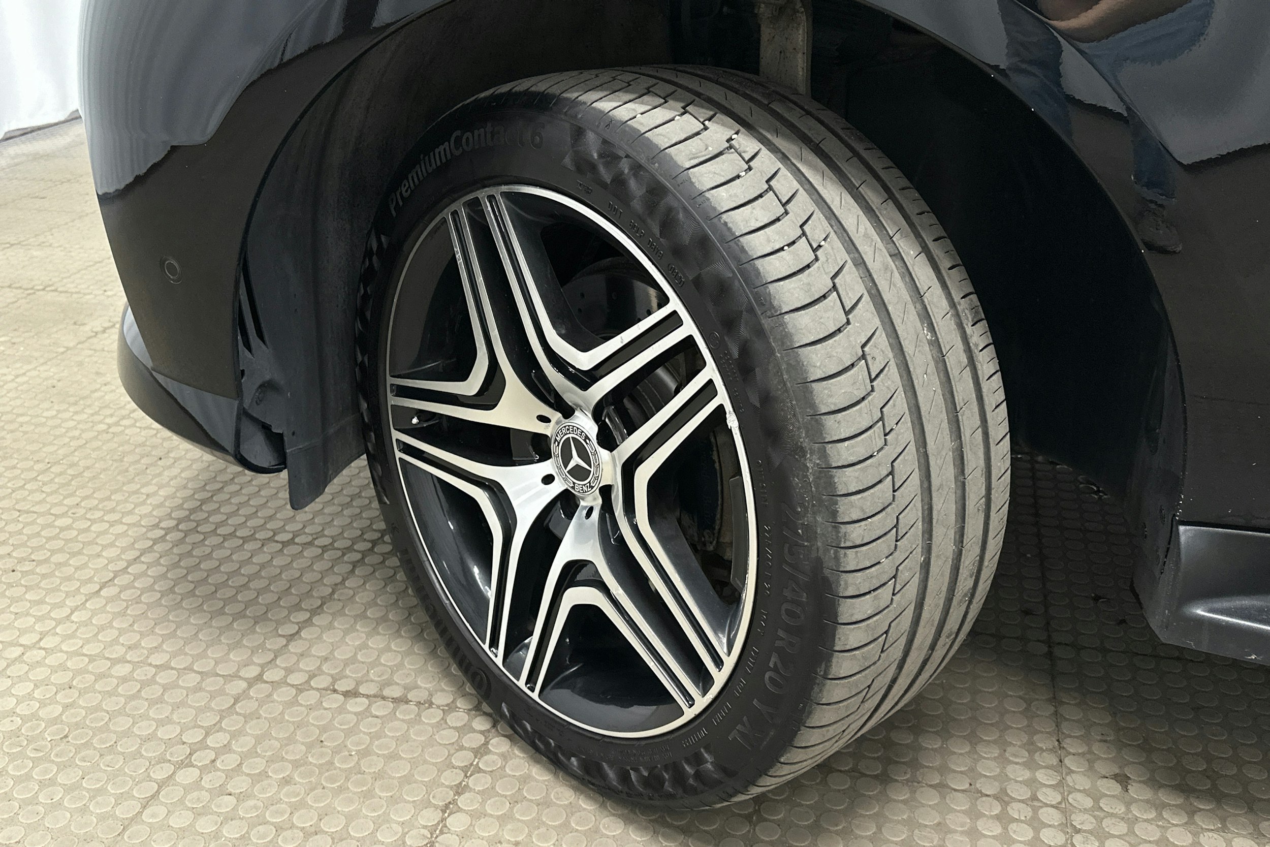 musta Mercedes-Benz ML 2014 kuva 38.