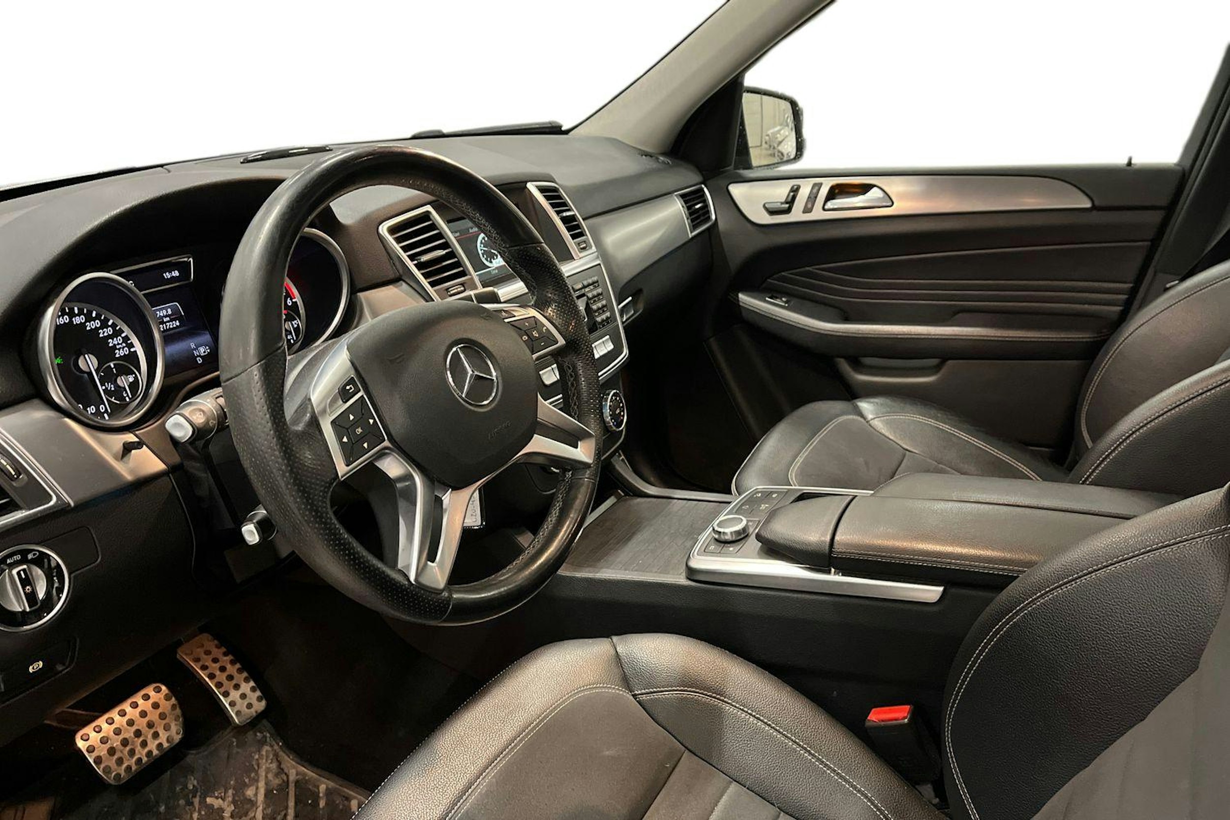 met. harmaa Mercedes-Benz ML 2014 kuva 3.