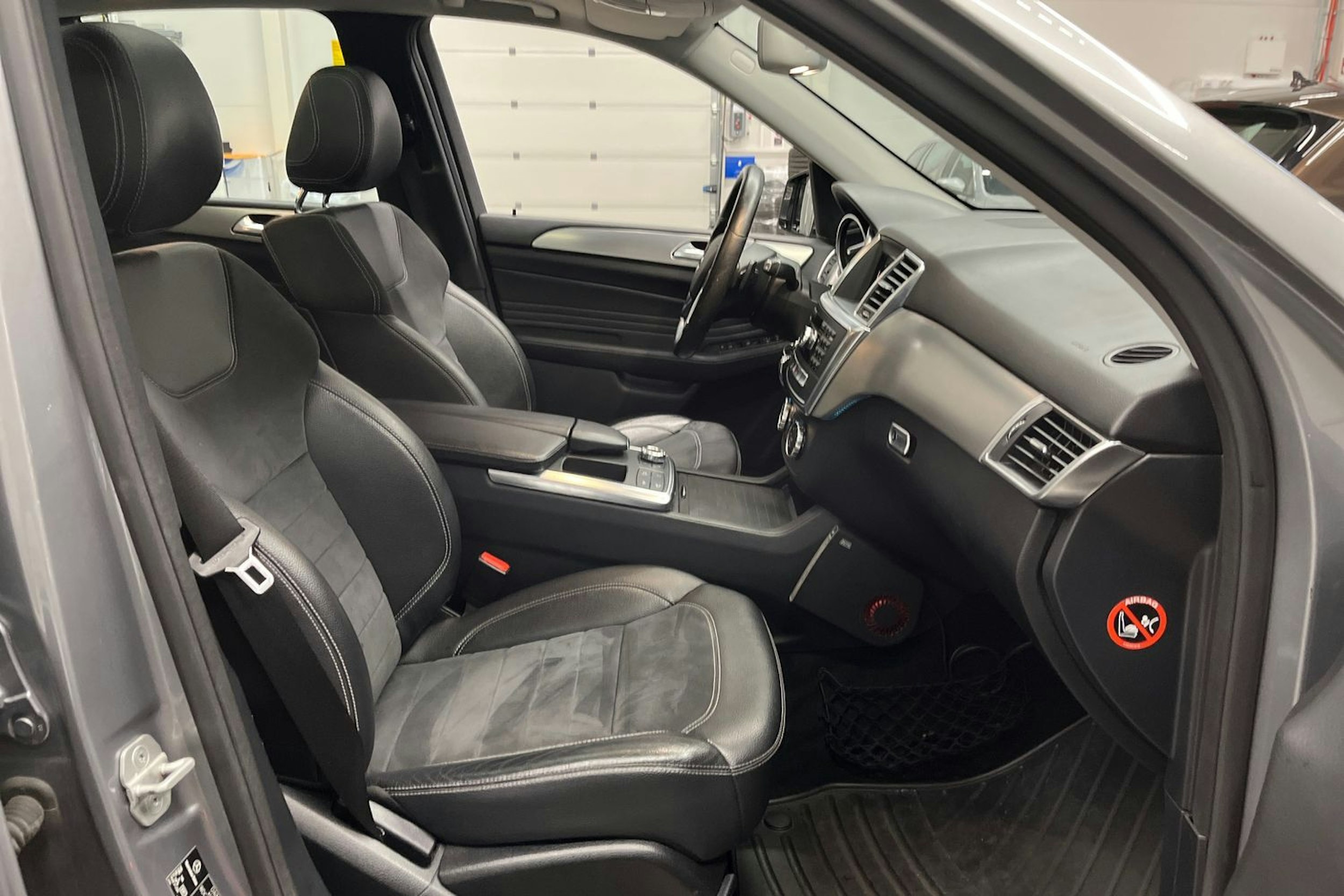 met. harmaa Mercedes-Benz ML 2014 kuva 12.